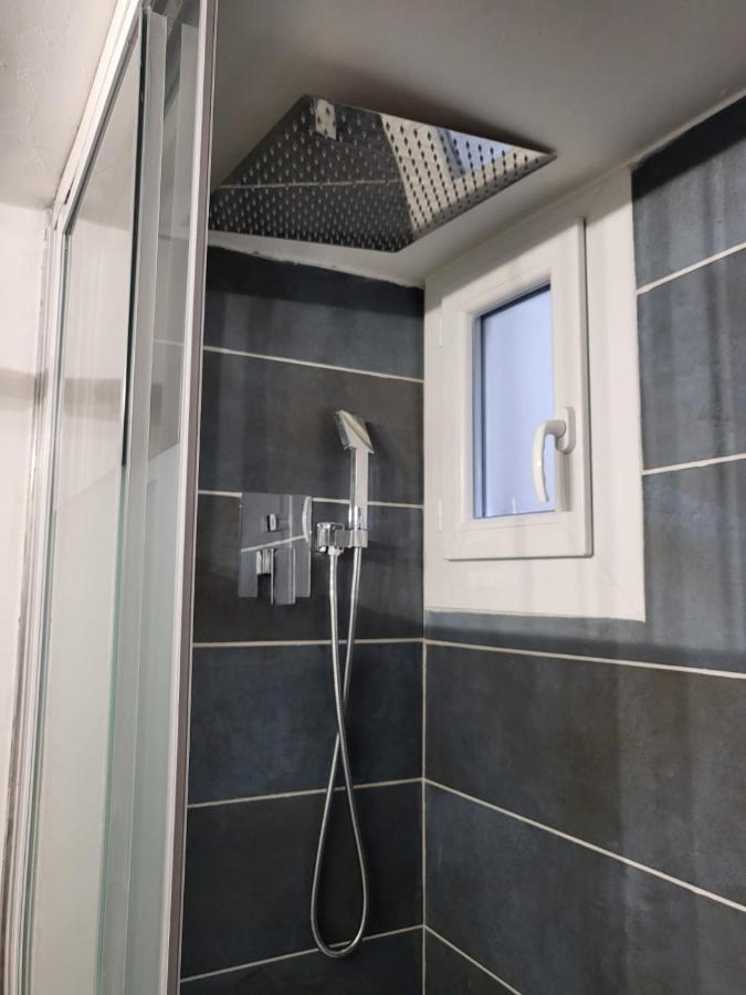 Appartement Avec Son Toit Terrasse, En Plein Coeur De Marsella Exterior foto